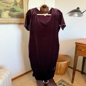 GAP Maternity Velvet Sheath Midi Dress Scoop Neck Short Sleeve